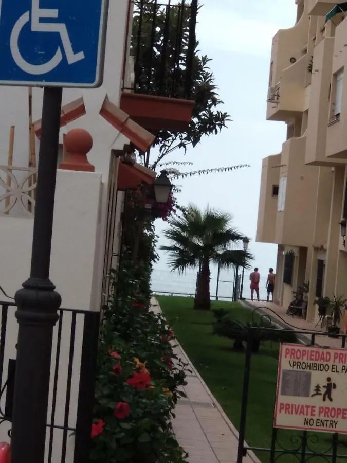 Casa Cachita-En 1ª Linea De Playa Apartment Estepona